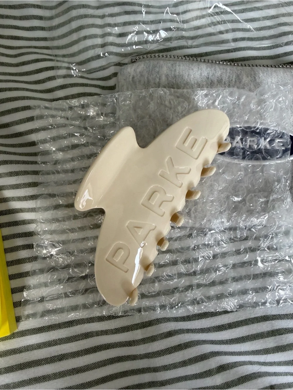 PARKE Back to School Claw Clip CREAM